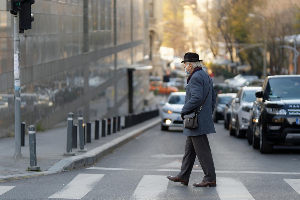 elderly-man-6792215_960_720
